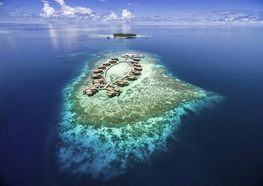 Курорт Raffles Maldives Meradhoo и его художественная концепция