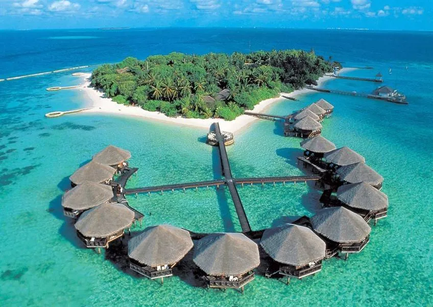 Спецпредложение от отеля Bandos Island Resort & Spa