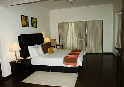 Suit Moksha SPA