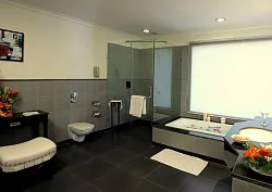 Suit Moksha SPA