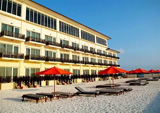 Hulhule Island Hotel 
